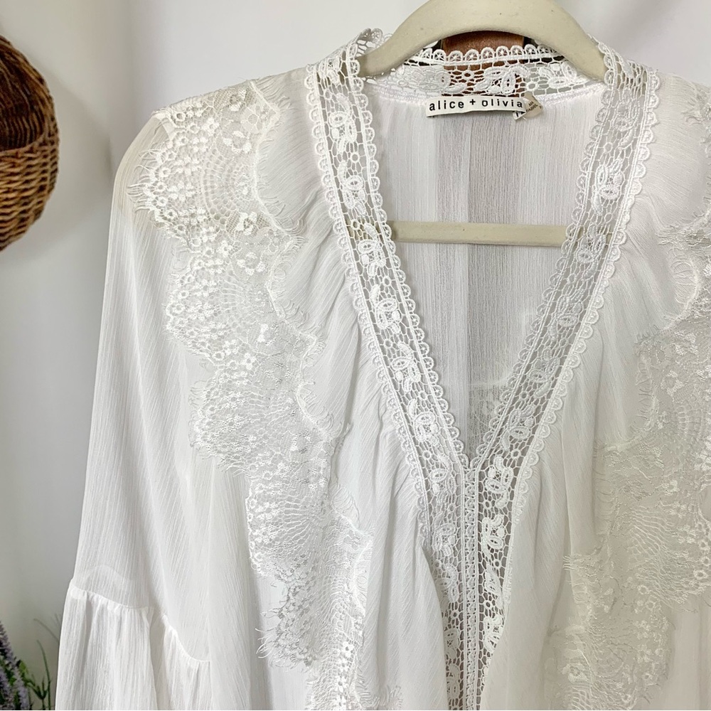 Alice + Olivia Jaden Lace Trimmed Bell Sleeve Sheer Gauze White Tunic Top Blouse - Picture 12 of 16